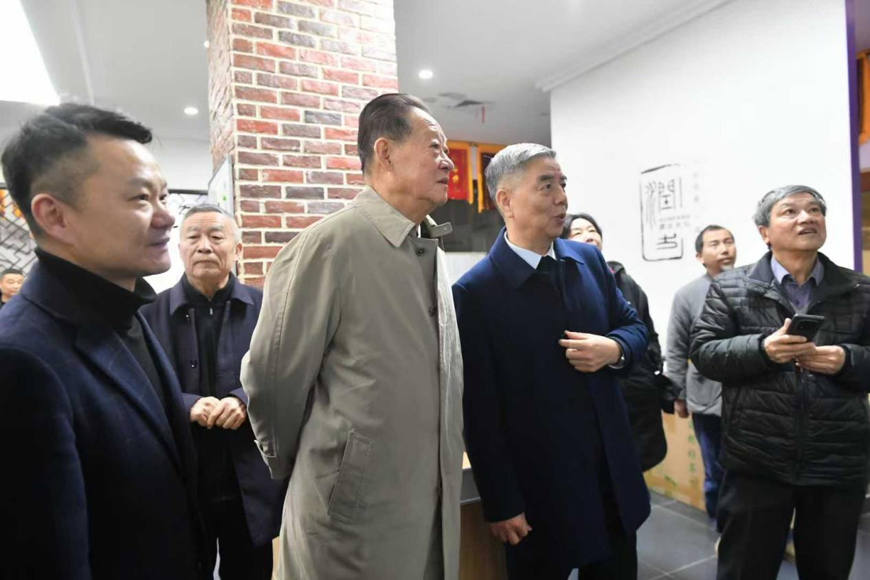 原安徽省人大副主任朱先發(fā)一行蒞臨潤(rùn)方文化調(diào)研指導(dǎo)工作